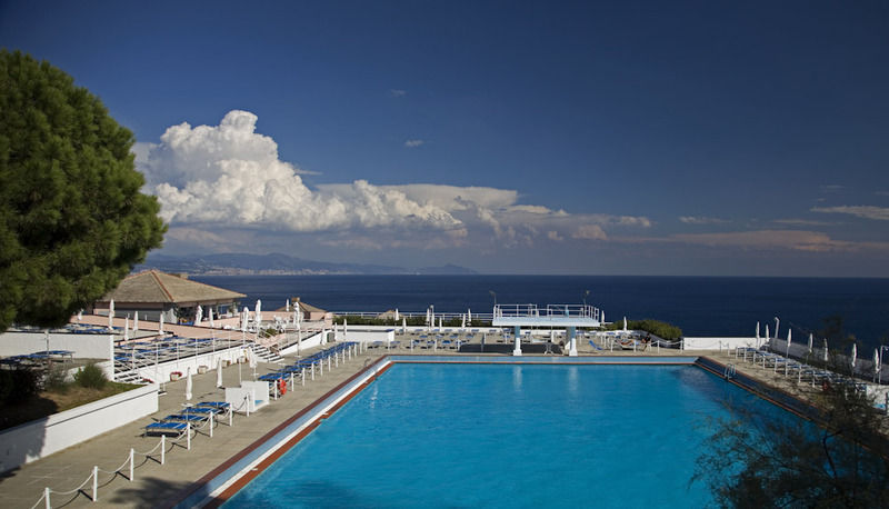Punta San Martino Hotel Аренцано Екстериор снимка