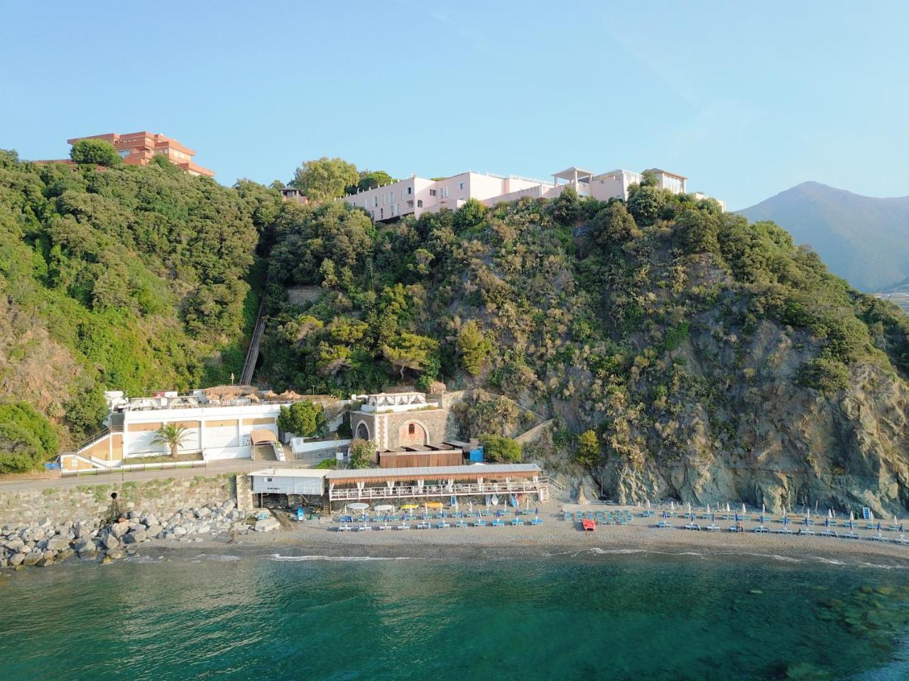 Punta San Martino Hotel Аренцано Екстериор снимка